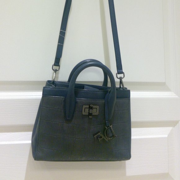 Handbag - Picture 9 of 10